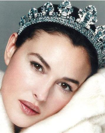 �����ɶ� Ѥ�����˵Ĺ�ɫ�鱦