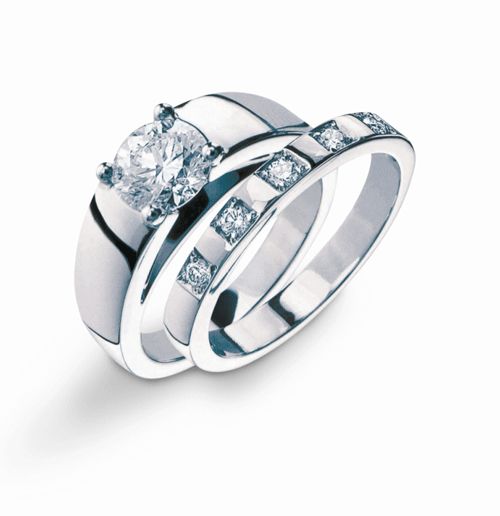 Bulgari宝格丽铂金钻戒 高贵典雅 Bulgari宝格丽铂金钻戒 高贵典雅