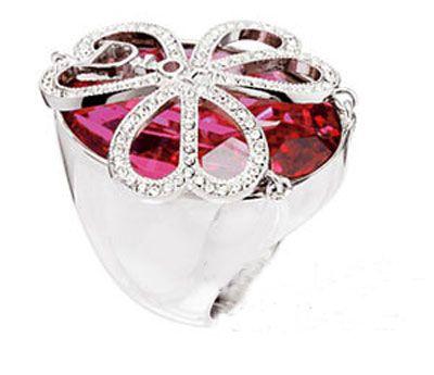 Dior花朵水晶戒指 渲扬独特精美