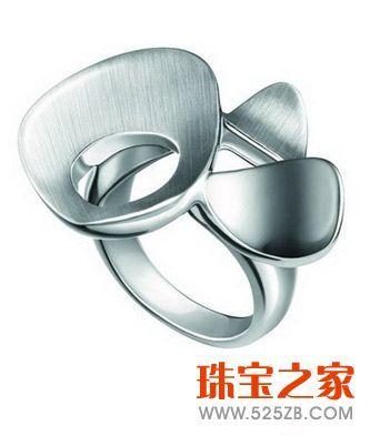 鱦