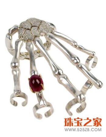 ŮʦDelfina Delettrezǰֹ