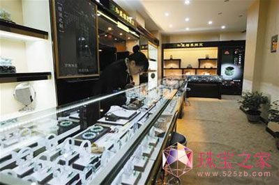 翡翠价格疯涨购销两旺 投资行情好