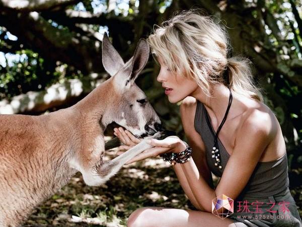 ԸгģAnja Rubikﳬ鱦Ƭ