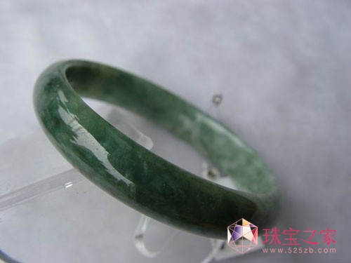 玉的颜色真假难辨