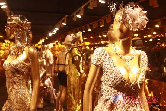 粤豪与意大利2011订货会GOLD UP展