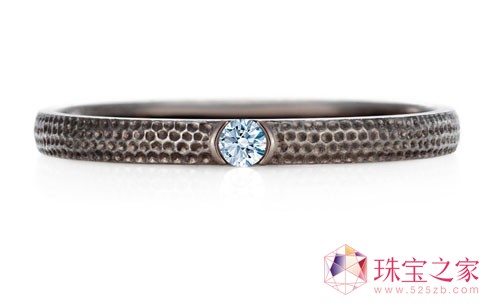 镶白钻黑金指环