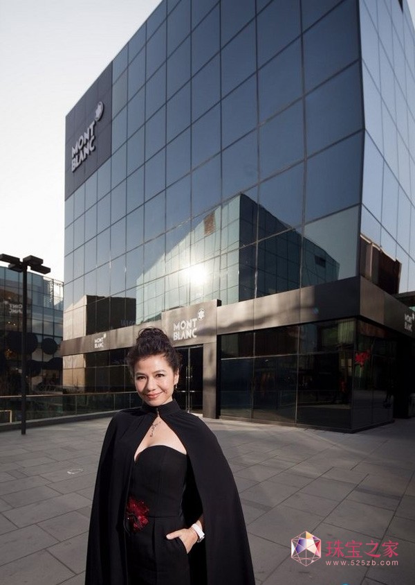 钟楚红出席万宝龙三里屯全球概念店揭幕仪式