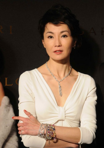 张曼玉优雅亮相宝格丽艺术展