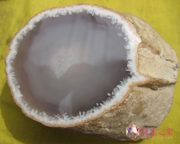 上等玛瑙首饰的保养与识别