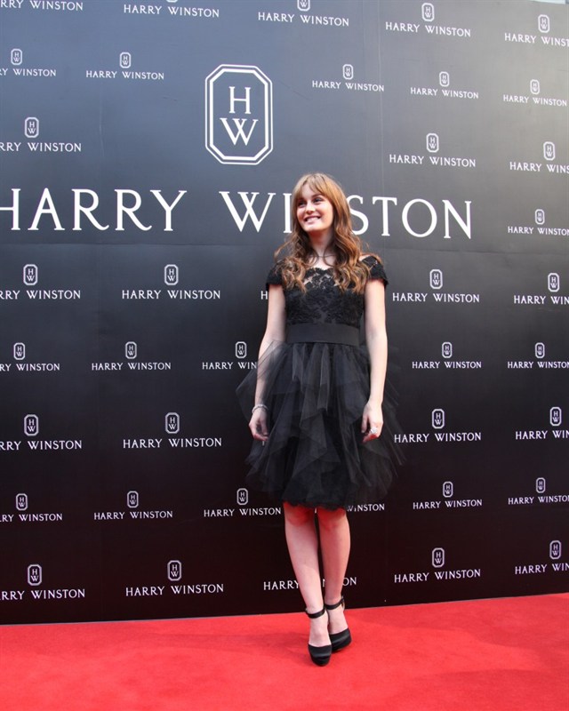 Сʯ֮֮ƵĶ鱦Ʒƺ˹(Harry Winston)Ϻ콢ʢĻΪ¡£Ʒرڵʢ硶Ů(Gossip Girl)гɫݵLeighton MeesterEd WestwickΪ콢꿪Ļʣ̳ܽڿĻΪαݡ