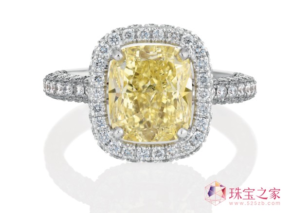 ʯ鱦еġӰʦ(Jeweller of Light)ȶ˹ʯ鱦(De Beers Diamond Jewellers)ЯݻšӱµĻȫAuraϵУAuraϵеĻʽиɫʯ,ڹͶŮȻĽ֮顣