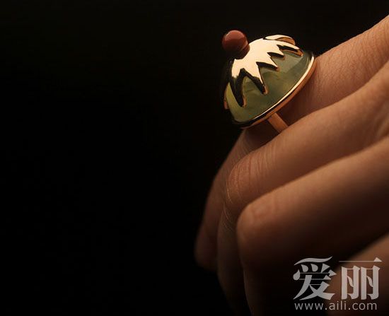 点击图片进入下一页 伦敦设计师Cora Sheibani的“美味”珠宝