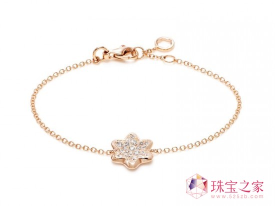 尽显低调奢华 Montblanc 4810全新女性珠宝系列 特的圆润六角星设计 Montblanc 4810全新女性珠宝系列