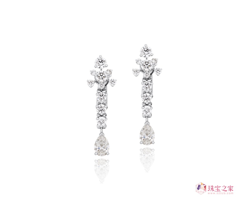 秦岚佩戴戴比尔斯钻石珠宝闪耀《王的盛宴》启动仪式