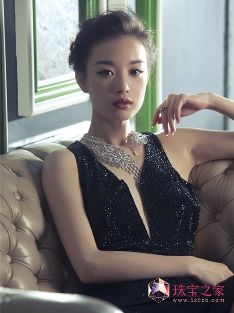 倪妮演绎伯爵珠宝美之传奇