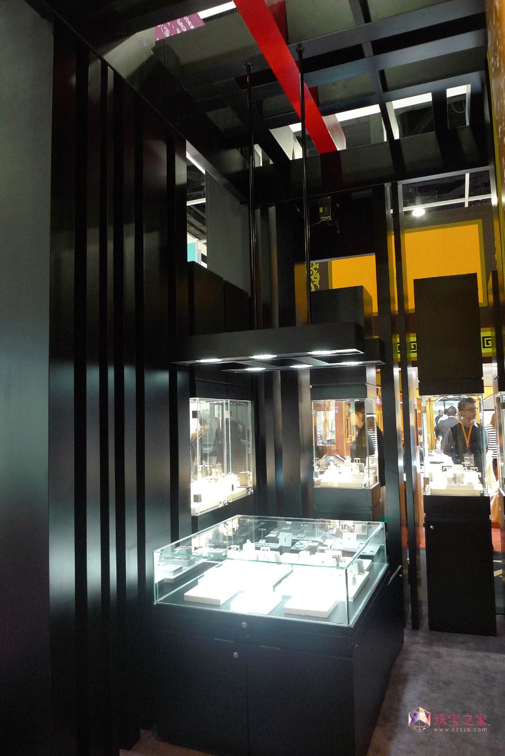 吴峰华设计机构华丽亮相香港珠宝展