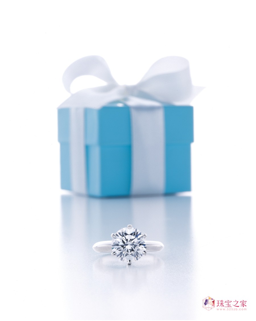 蒂芙尼经典六爪婚戒 传承百年爱情故事