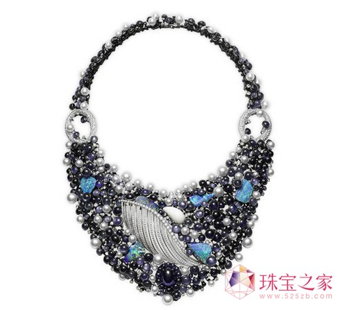 周大福 湛蓝跃坠 星光蓝宝石