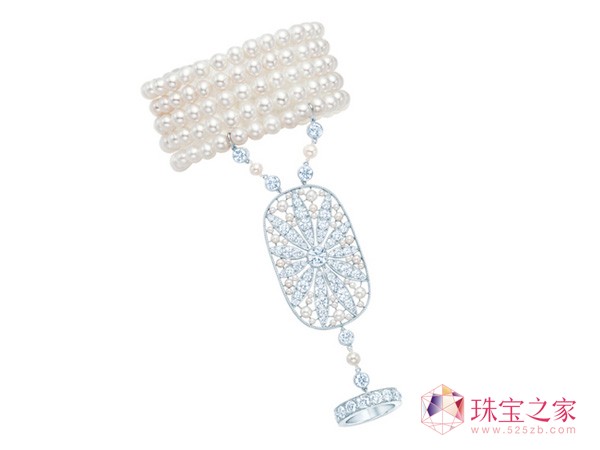 TIFFANY & Co.的The Great Gatsby系列铂金镶珍珠、钻石手镯