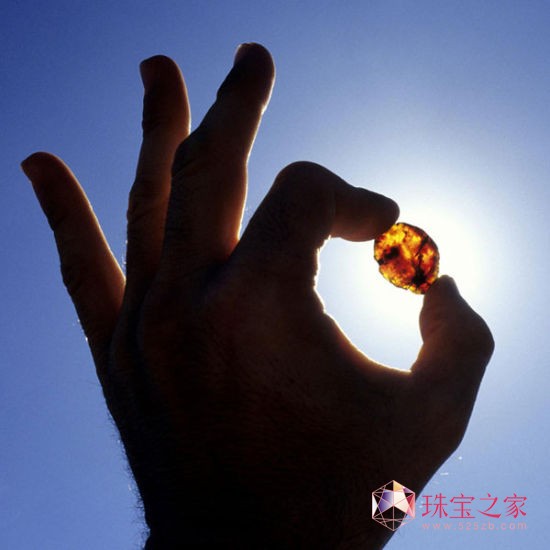 选购珠宝可参考3大民间珠宝检测法