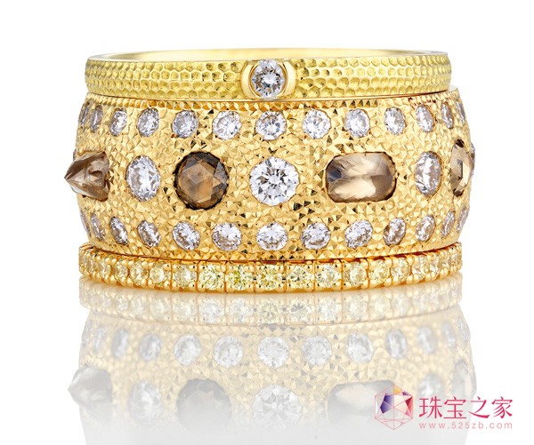 时尚缪斯高圆圆佩戴戴比尔斯钻石珠宝闪耀出席品牌开幕式