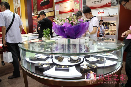 “爱相随”新品引年轻人关注