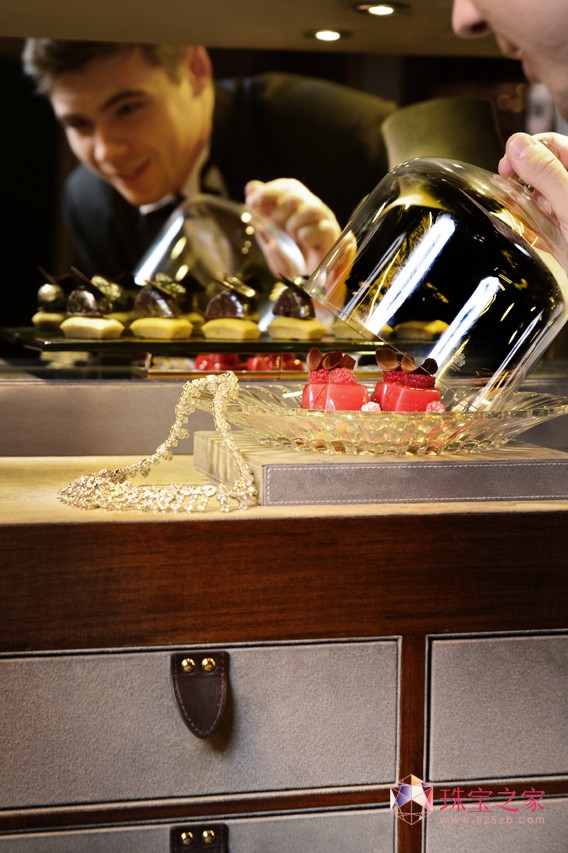 香港丽思卡尔顿酒店与格拉夫珠宝传奇倾情打造贵族般的享受─「世上最无与伦比的下午茶」