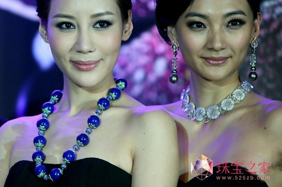 珠宝艺术家陈世英设计的38件主题为“非想非非想――观物出神”的珠宝艺术作品首度在香港亮相