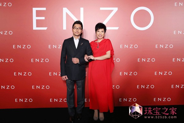 ENZO在华十周年跨界设计师赵胤胤与ENZO首席执行官Winnie Liu