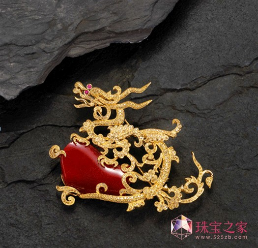 《君临天下》珊瑚胸针 -- 中国文化特有的金龙代表『威权、霸主』/设计师:黄湘晴Stella Huang