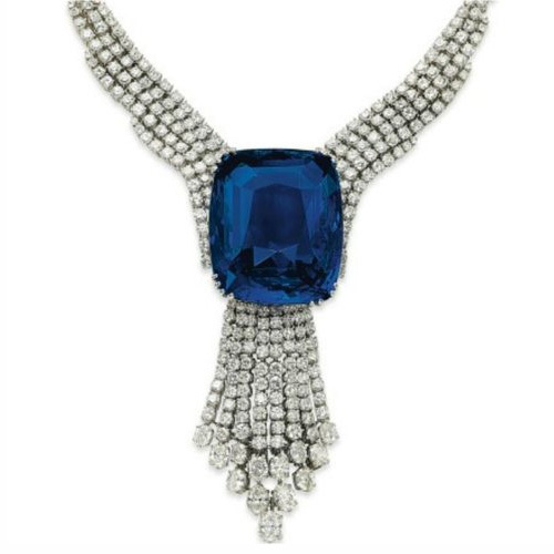 斯里兰卡蓝宝石“亚洲蓝色佳人” 创珠宝拍卖世界纪录 