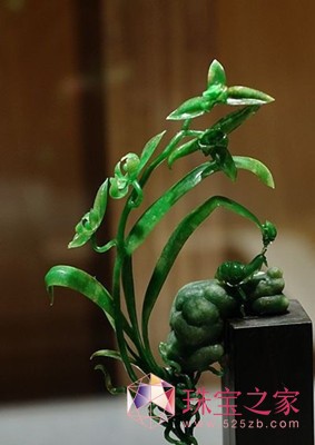 岁月惊喜”三彩翡翠