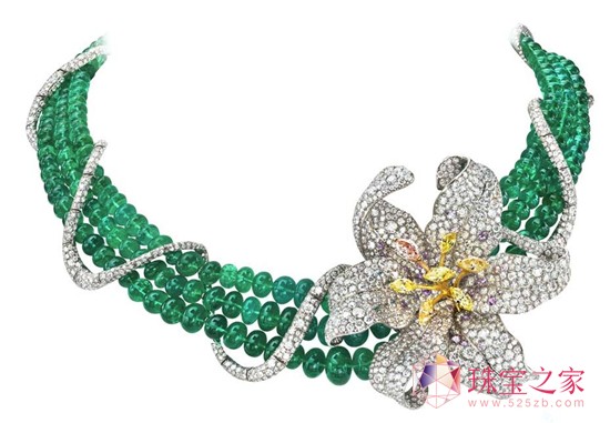 One of Anna Hu's latest creations, the emerald Turandot Lily necklace, pavé set with diamonds.