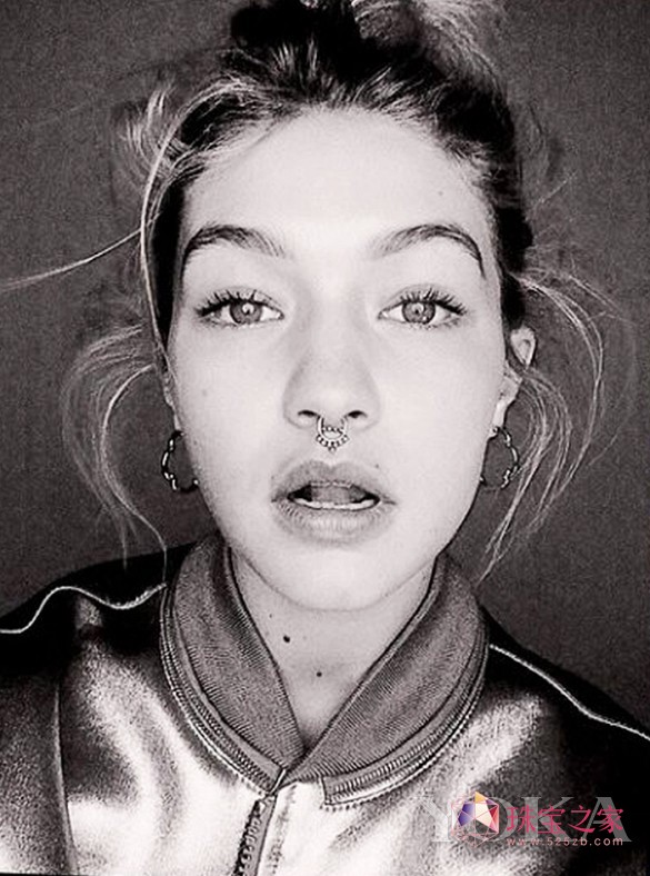 Gigi hadid ǻ