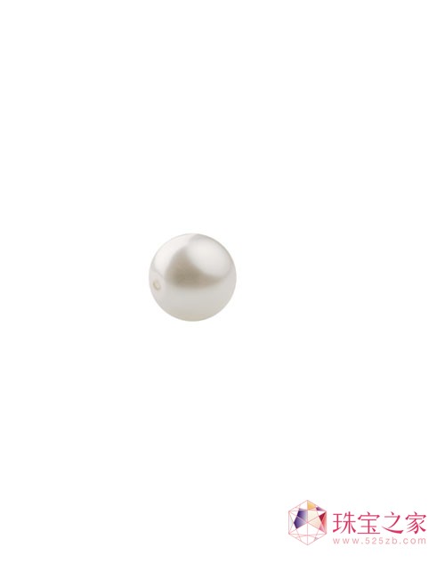 宝仕奥莎的水晶珍珠是天然或人工养殖珍珠的完美仿制品。