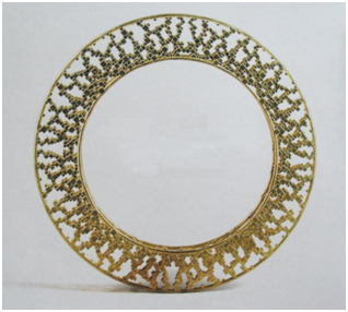 倪献鸥 珠宝设计美学，图（2），英国设计师Jo hayes-ward作品，黄金