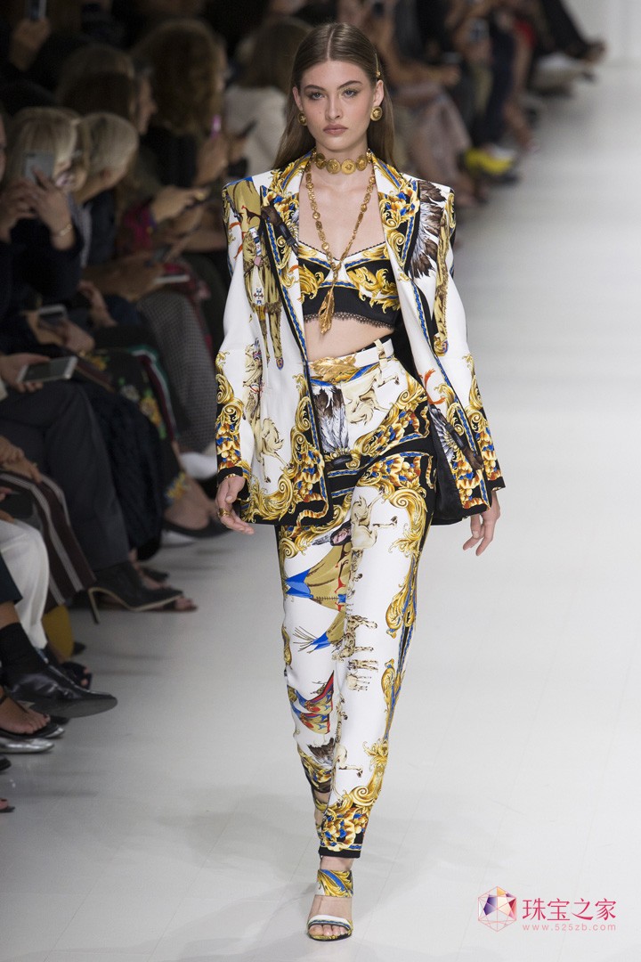 VERSACE ˼ ʦ  ʱװ ͼ Ԫ Ħ ͷ