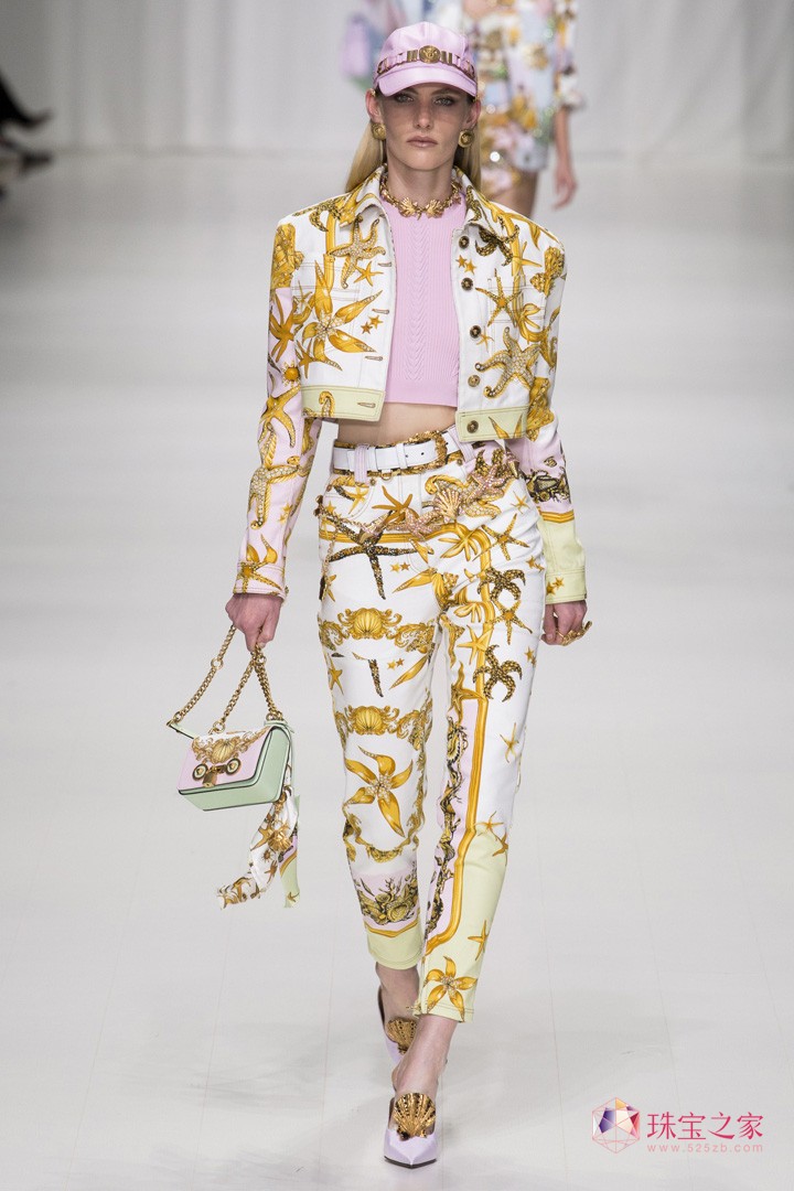 VERSACE ˼ ʦ  ʱװ ͼ Ԫ Ħ ͷ