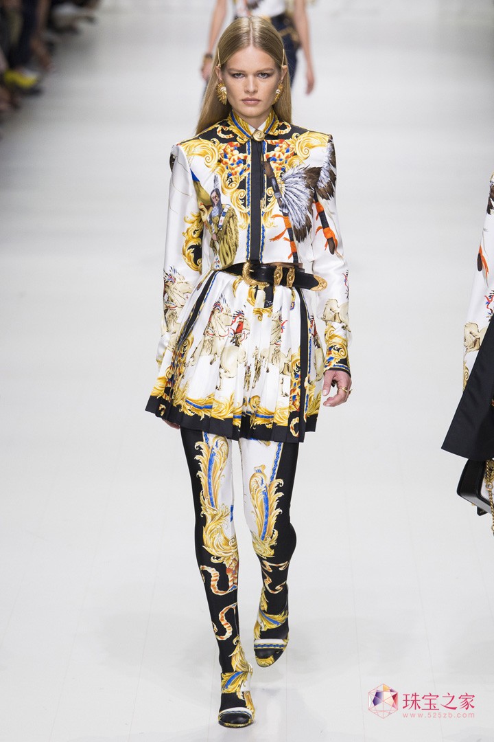 VERSACE ˼ ʦ  ʱװ ͼ Ԫ Ħ ͷ