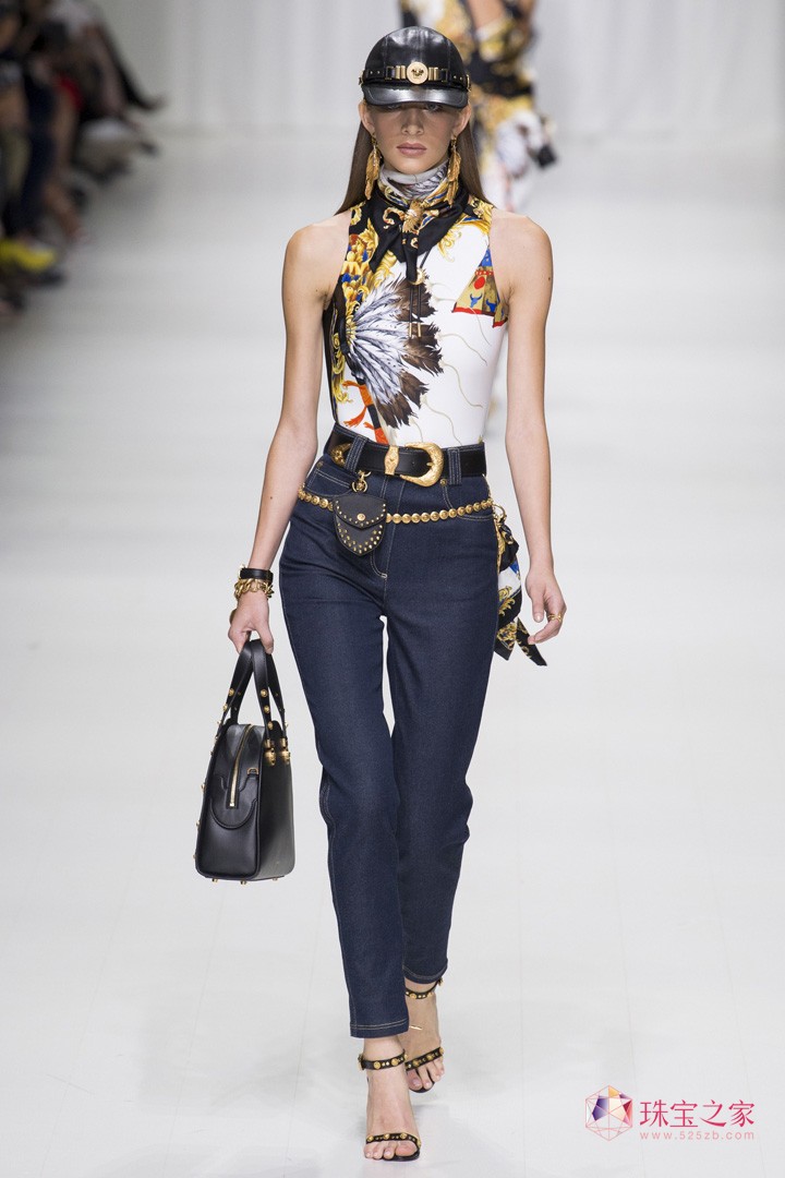 VERSACE ˼ ʦ  ʱװ ͼ Ԫ Ħ ͷ