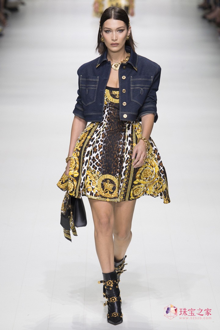 VERSACE ˼ ʦ  ʱװ ͼ Ԫ Ħ ͷ