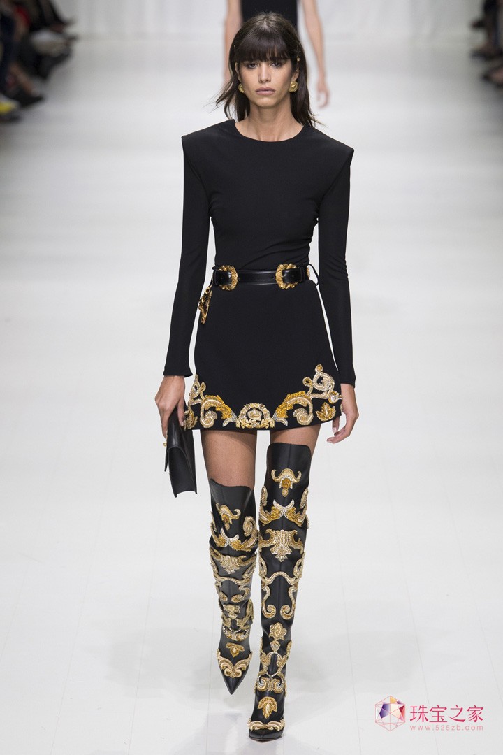 VERSACE ˼ ʦ  ʱװ ͼ Ԫ Ħ ͷ