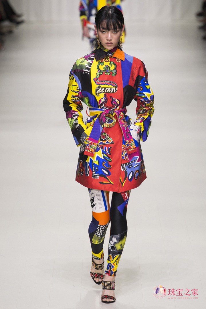 VERSACE ˼ ʦ  ʱװ ͼ Ԫ Ħ ͷ