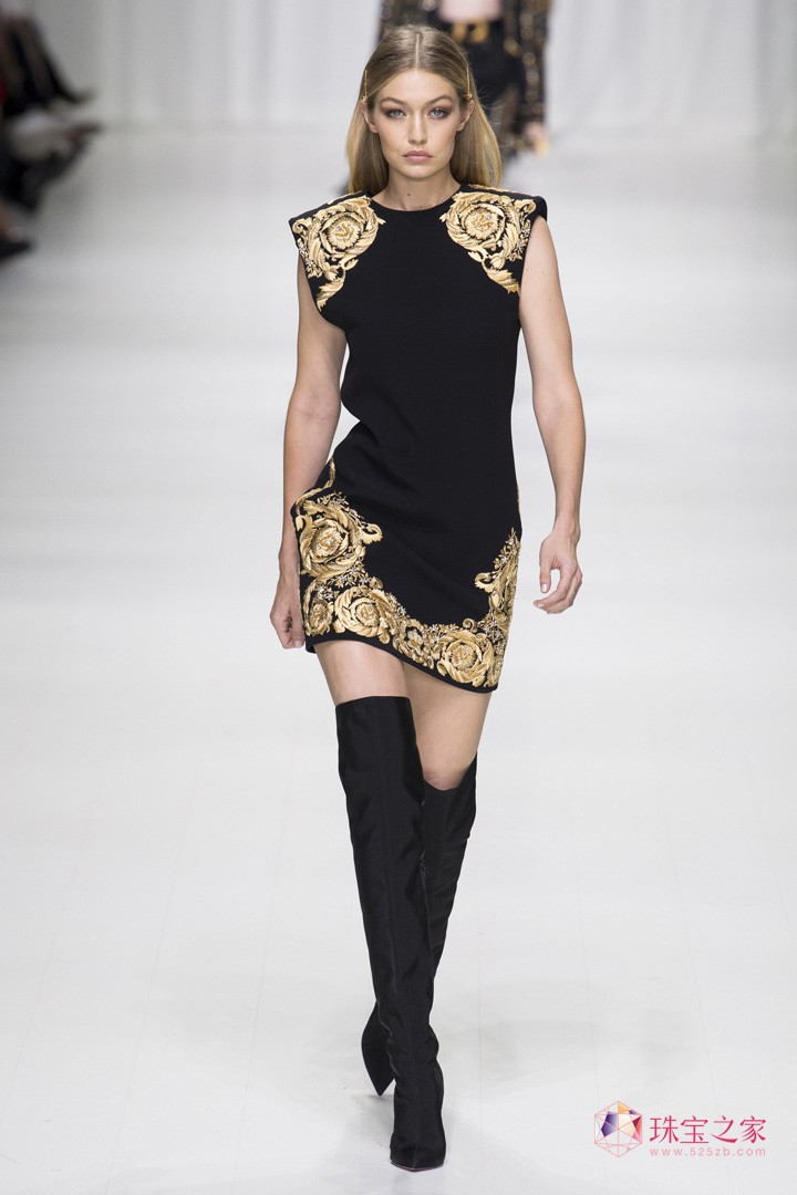 VERSACE ˼ ʦ  ʱװ ͼ Ԫ Ħ ͷ