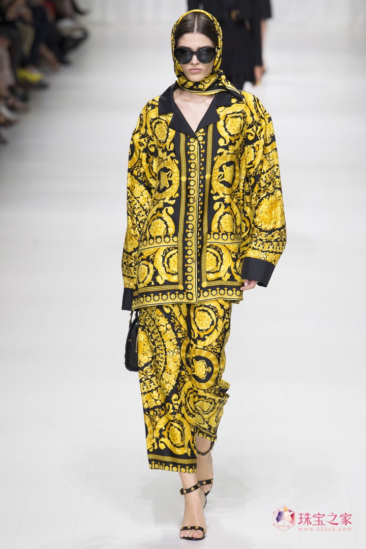 VERSACE ˼ ʦ  ʱװ ͼ Ԫ Ħ ͷ