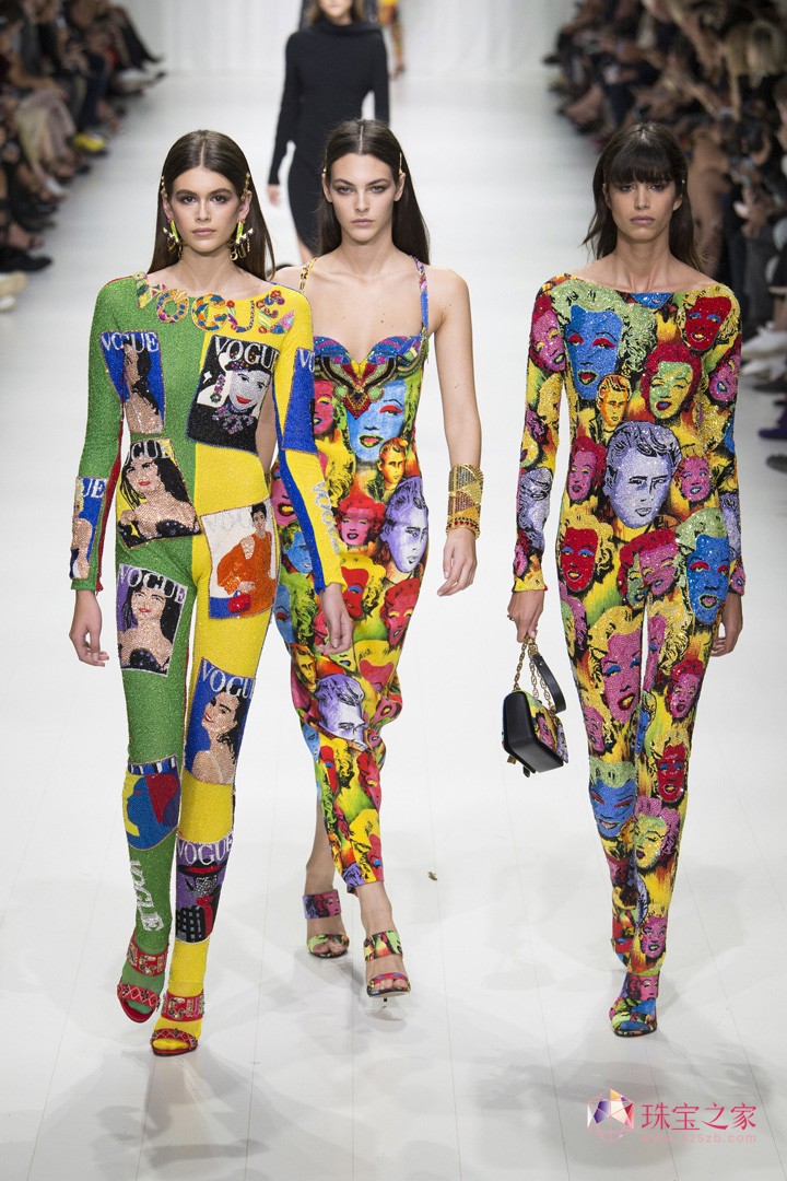 VERSACE ˼ ʦ  ʱװ ͼ Ԫ Ħ ͷ