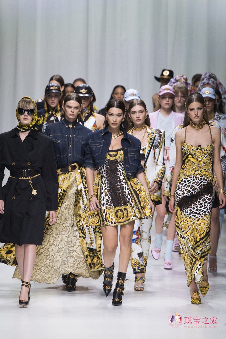VERSACE ˼ ʦ  ʱװ ͼ Ԫ Ħ ͷ