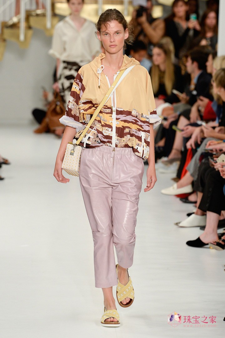 мҵľTod's 2018ʱװ