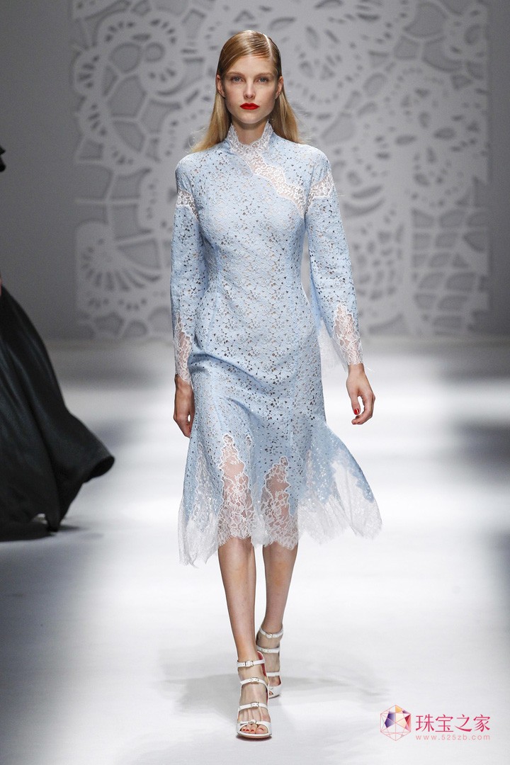 ԸУBlumarine 2018ϵʱװ