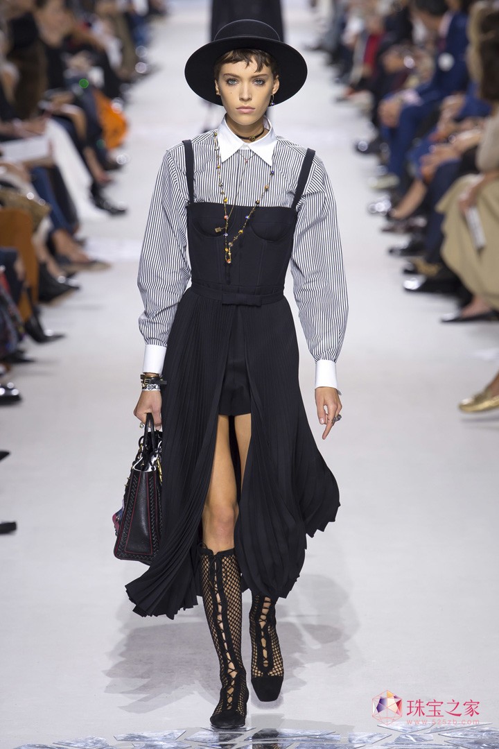 ʶˣChristian Dior 2018ϵʱװ